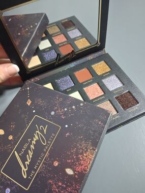 Nabla Dreamy 2 Mystic Eyeshadow Palette